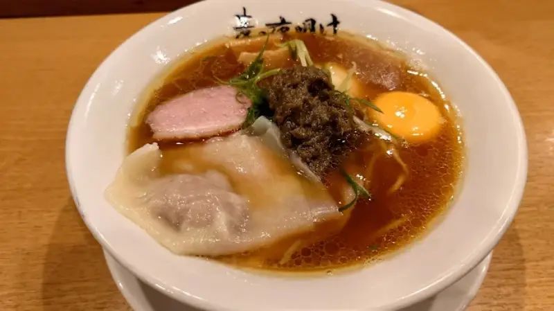 麦の夜明けの魅力とは？京都の人気ラーメン店を徹底解説