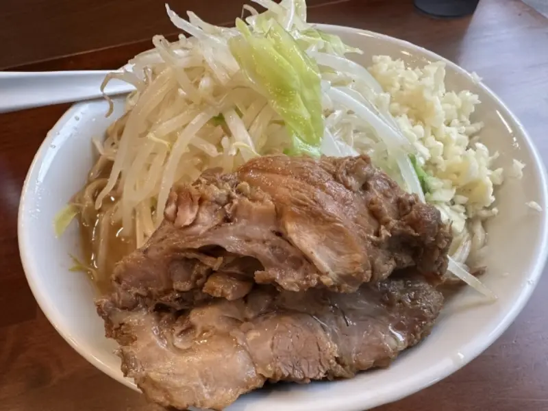 二郎系ラーメンのカロリーはどれくらい？麺150gから400gまでの徹底比較