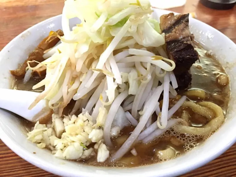 二郎系ラーメンのカロリーはどれくらい？麺150gから400gまでの徹底比較