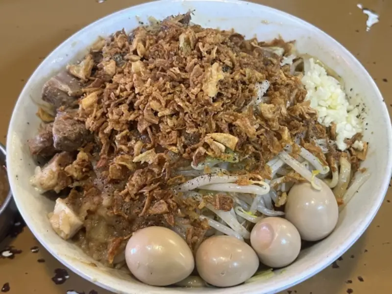 二郎系ラーメンのカロリーはどれくらい？麺150gから400gまでの徹底比較