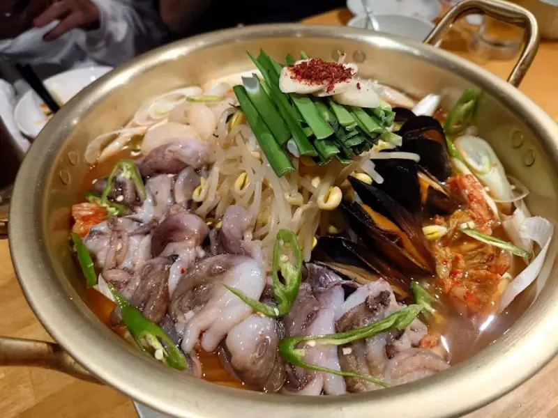 アジョシ桂五条店メニュー紹介|冷麺やサムギョプサル人気料理と価格まとめ