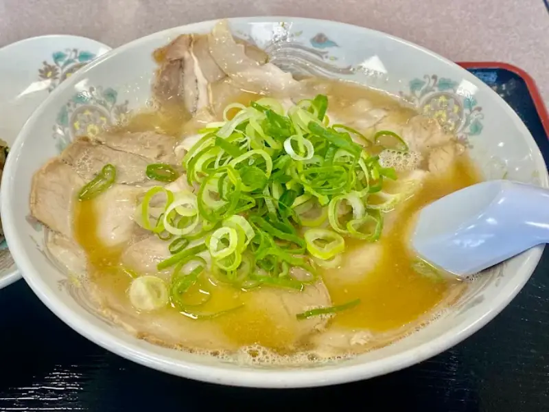 大黒ラーメン・スーパーマツモト上桂店のレビュー|驚きのコスパと昔ながらの味を徹底解説