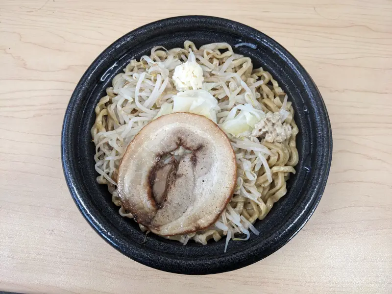 コンビニの二郎系ラーメン徹底比較！味や価格・カロリー・おすすめ商品まで紹介
