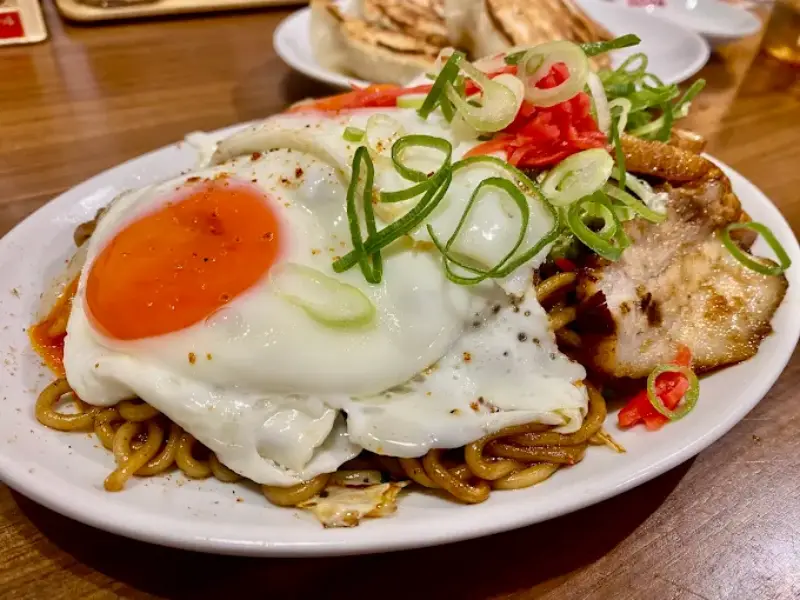 京都餃子テツノイタのレビュー｜人気定食と餃子の魅力を深掘り紹介