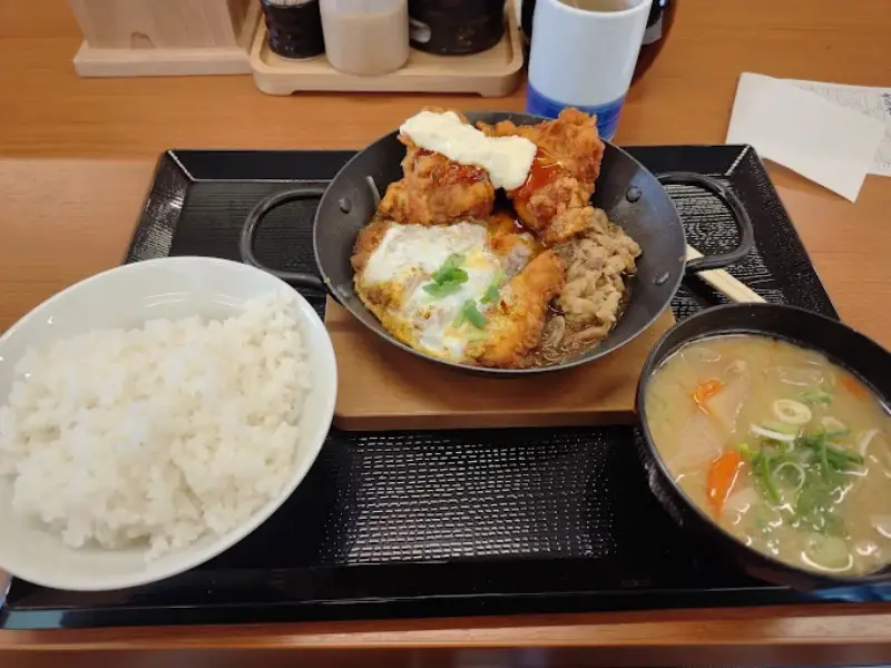 初めてでも安心！かつや朝メニューの時間帯や店舗確認と注文方法
