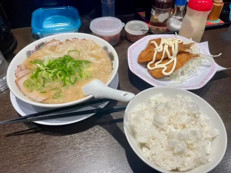 来来亭 こってりラーメンの味やカロリーと背脂醤油との違い徹底解説