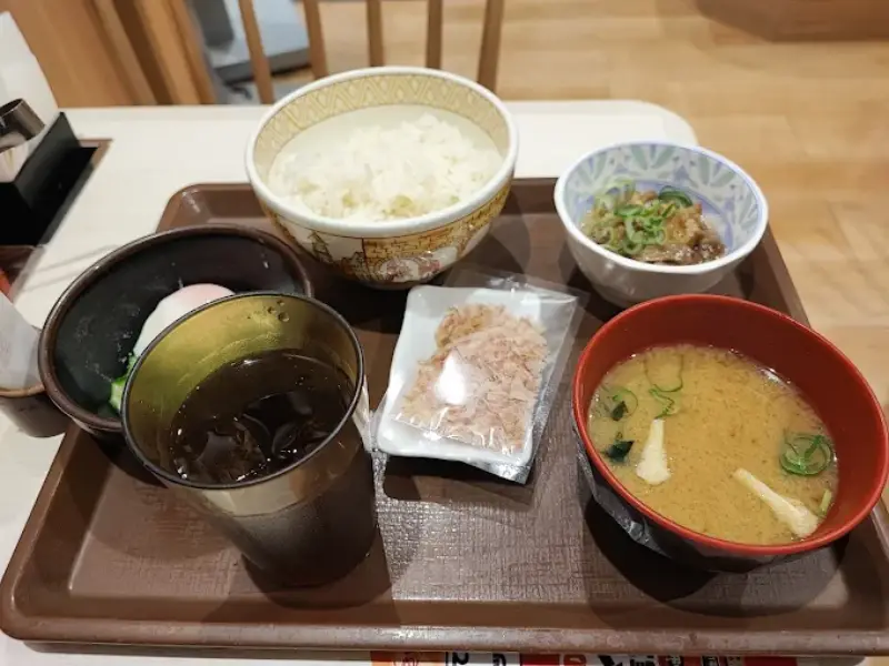 すき家 ご飯おかわりの最新ルールと有料化の実態まとめ