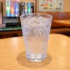 サイゼリヤの炭酸水が無料は本当？仕組みと注意点を徹底解説