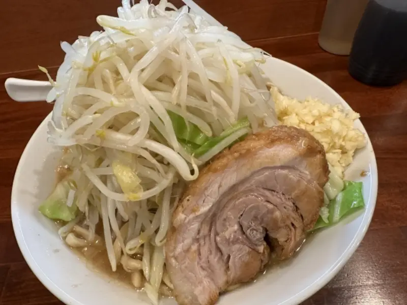二郎系ラーメンのメニューを解説｜小・大・豚増し・汁なしの違いがわかる